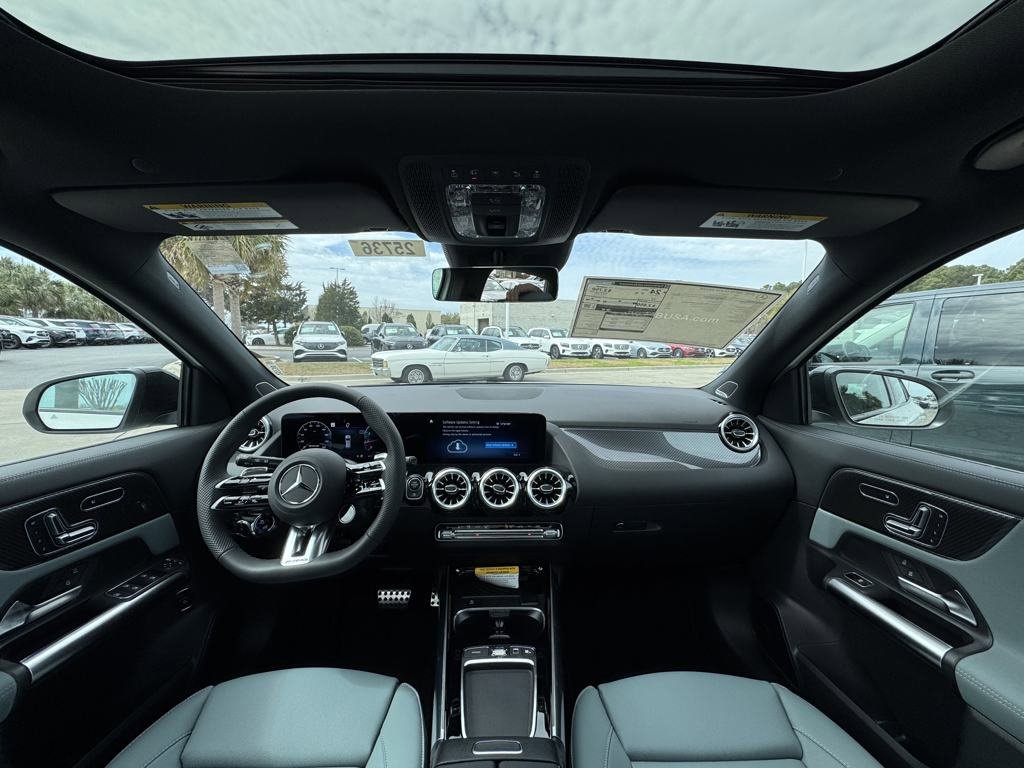 2025 Mercedes Benz GLA 35 AMG 4MATIC photo 3