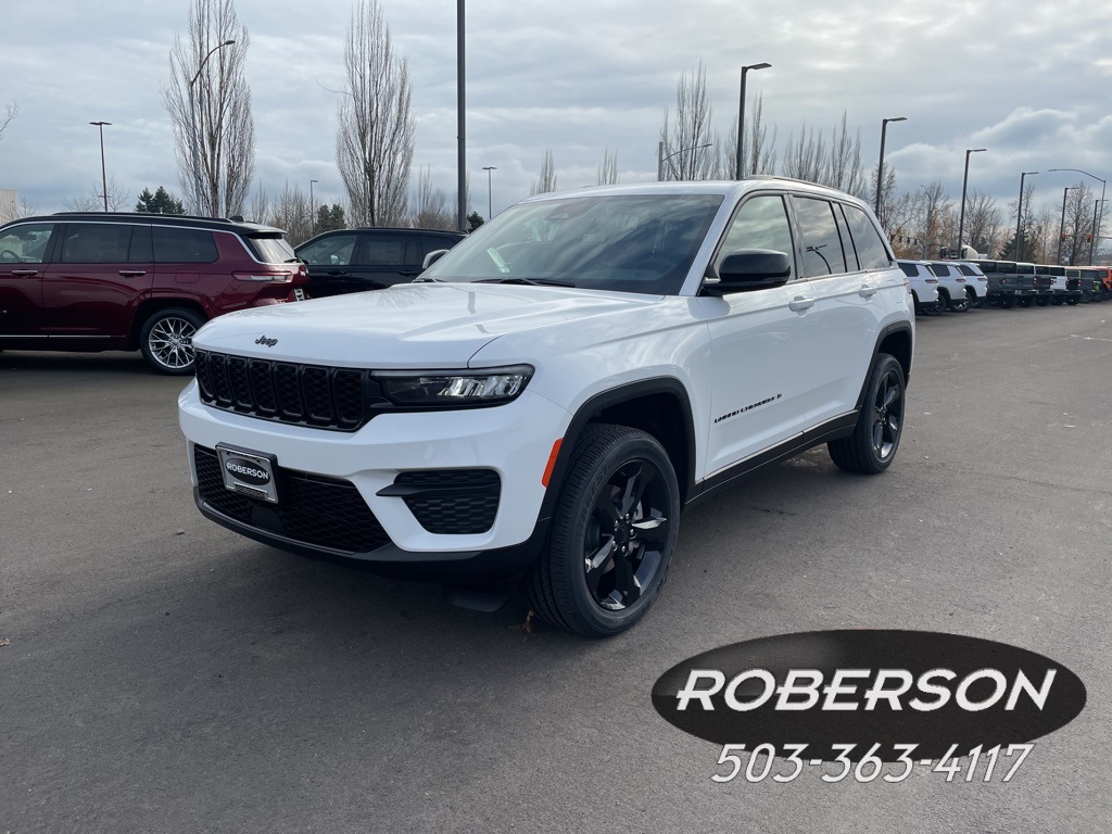 2025 Jeep Grand Cherokee Altitude's photo