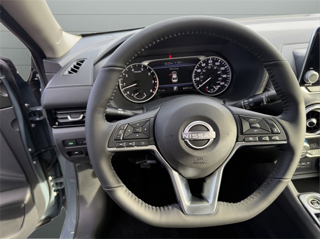 2025 Nissan Sentra SV photo 13