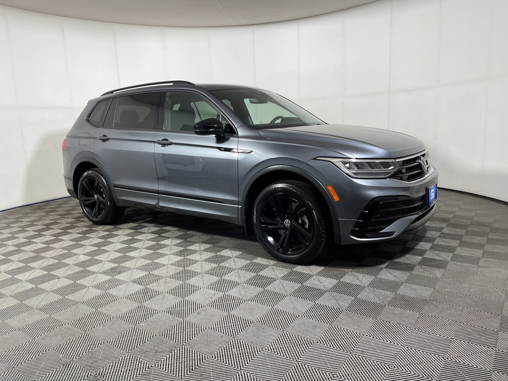 2024 Volkswagen Tiguan SE R-Line Black photo 2