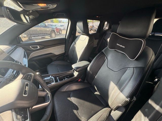 2023 Jeep Compass Latitude Lux photo 4