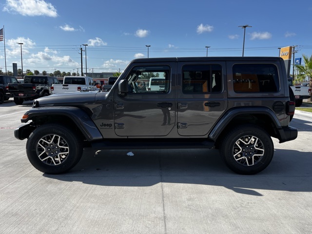 2025 Jeep Wrangler Sahara photo 4