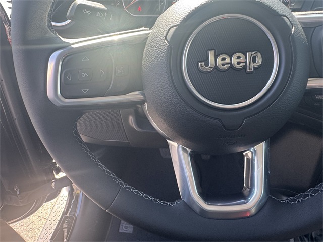 2025 Jeep Wrangler Sahara photo 23