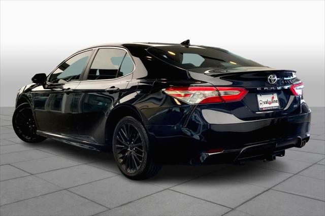2020 Toyota Camry SE photo 9