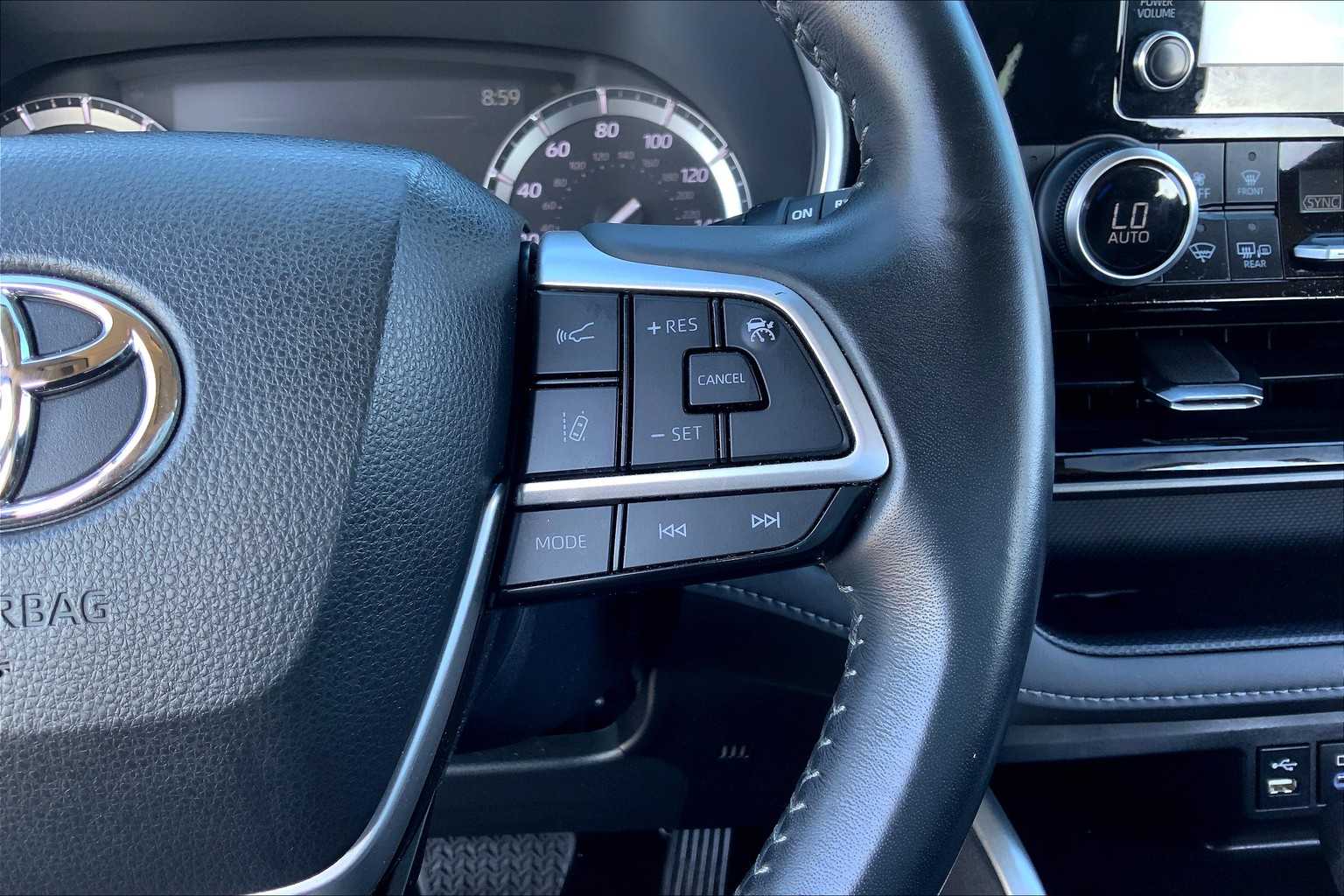 2022 Toyota Highlander XLE photo 21