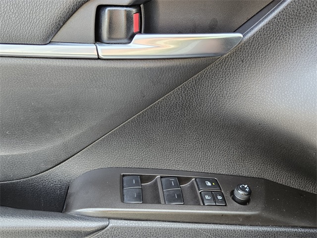 2023 Toyota Camry SE photo 29
