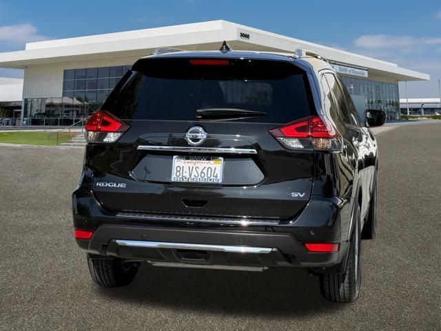 2019 Nissan Rogue SV photo 11