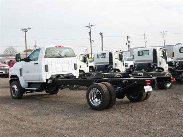 2024 Chevrolet Silverado 5500HD Work Truck photo 3