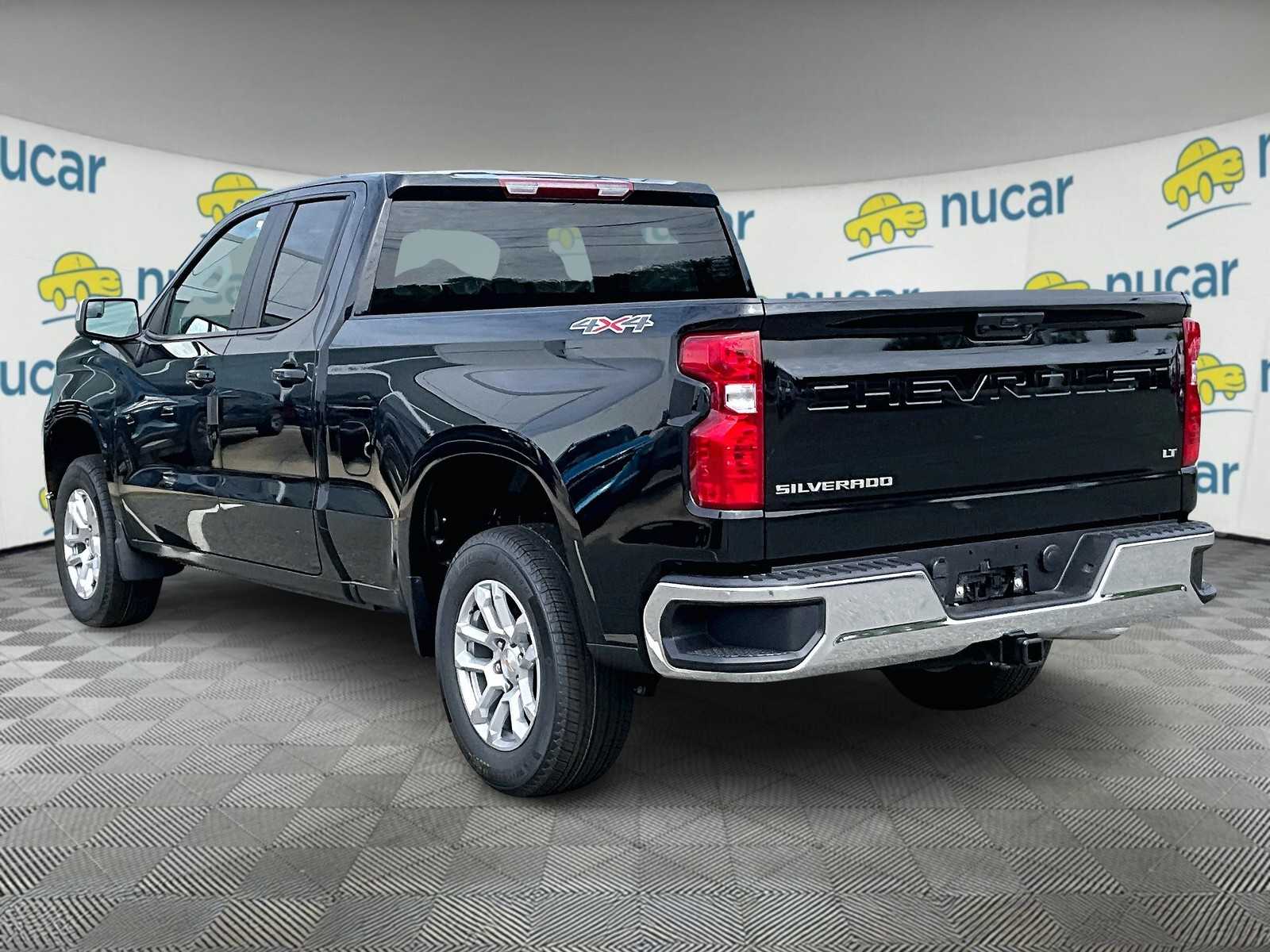 2026 Chevrolet Silverado 1500 LT photo 3