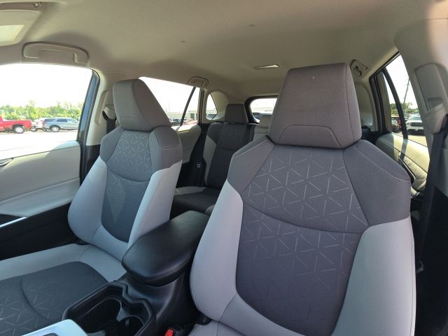 2021 Toyota RAV4 XLE photo 17
