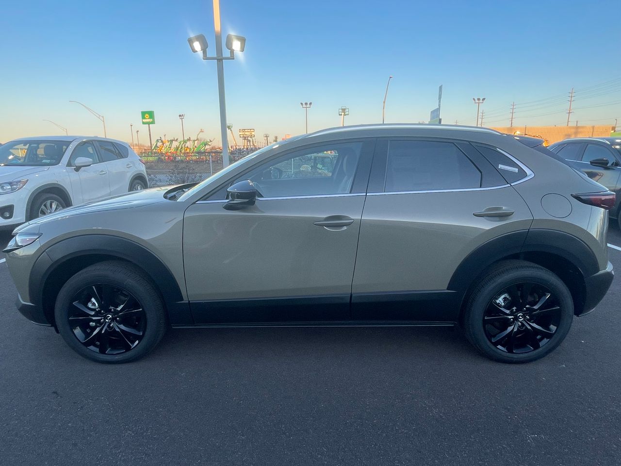 2025 Mazda CX-30 2.5 Turbo Carbon photo 2