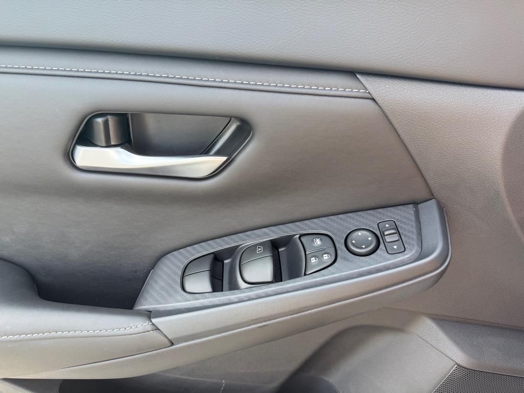 2025 Nissan Sentra SV photo 15