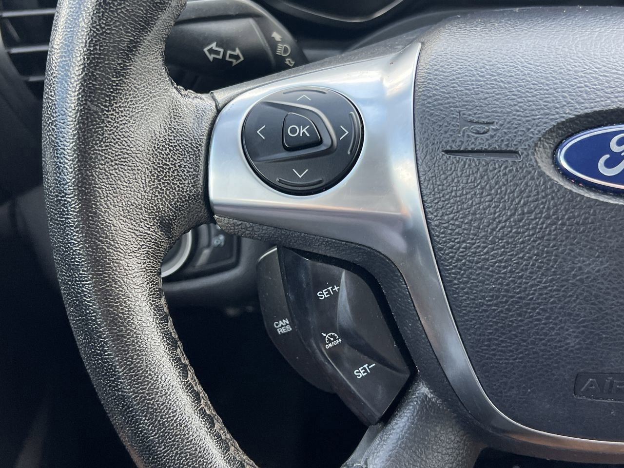 2017 Ford C-Max Hybrid SE photo 23