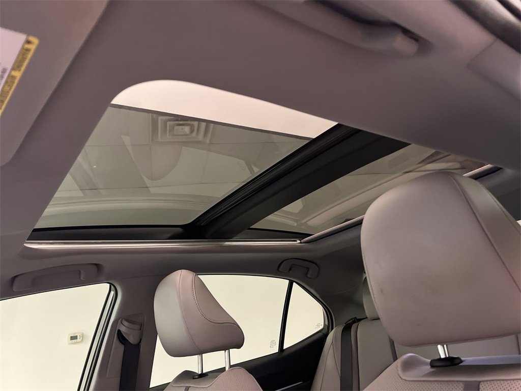 2022 Toyota Camry XSE photo 21