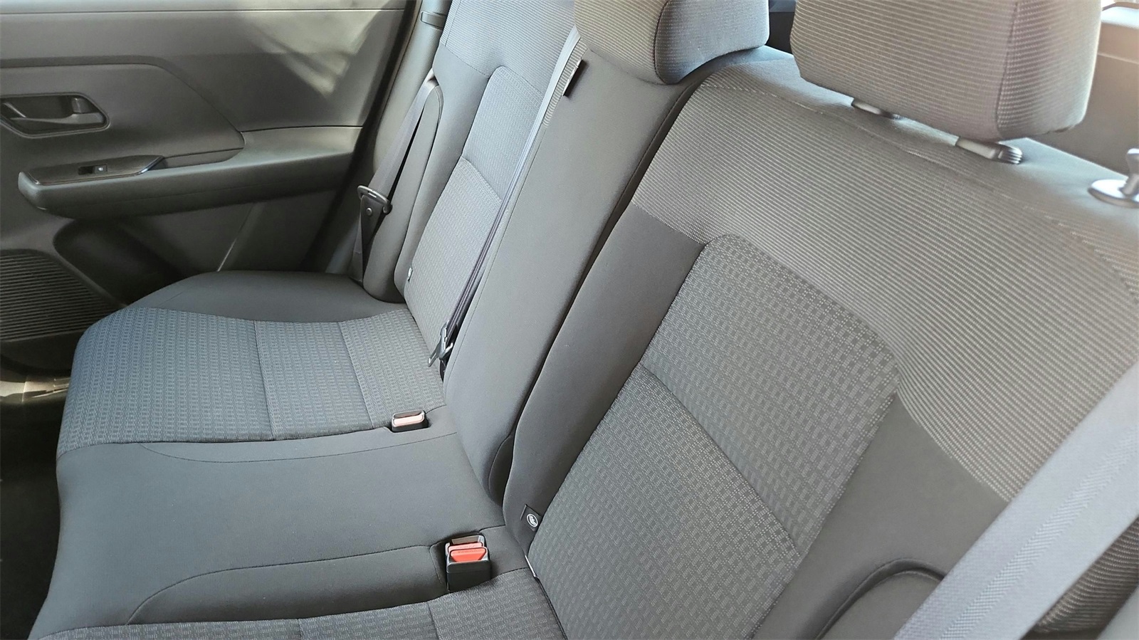 2025 Nissan Kicks Play S photo 17