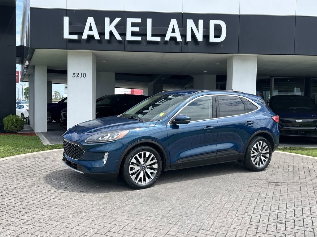 2020 Ford Escape Titanium Hybrid photo 2