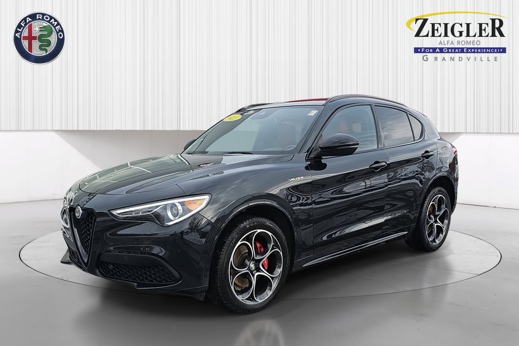 2023 Alfa Romeo Stelvio Veloce's photo