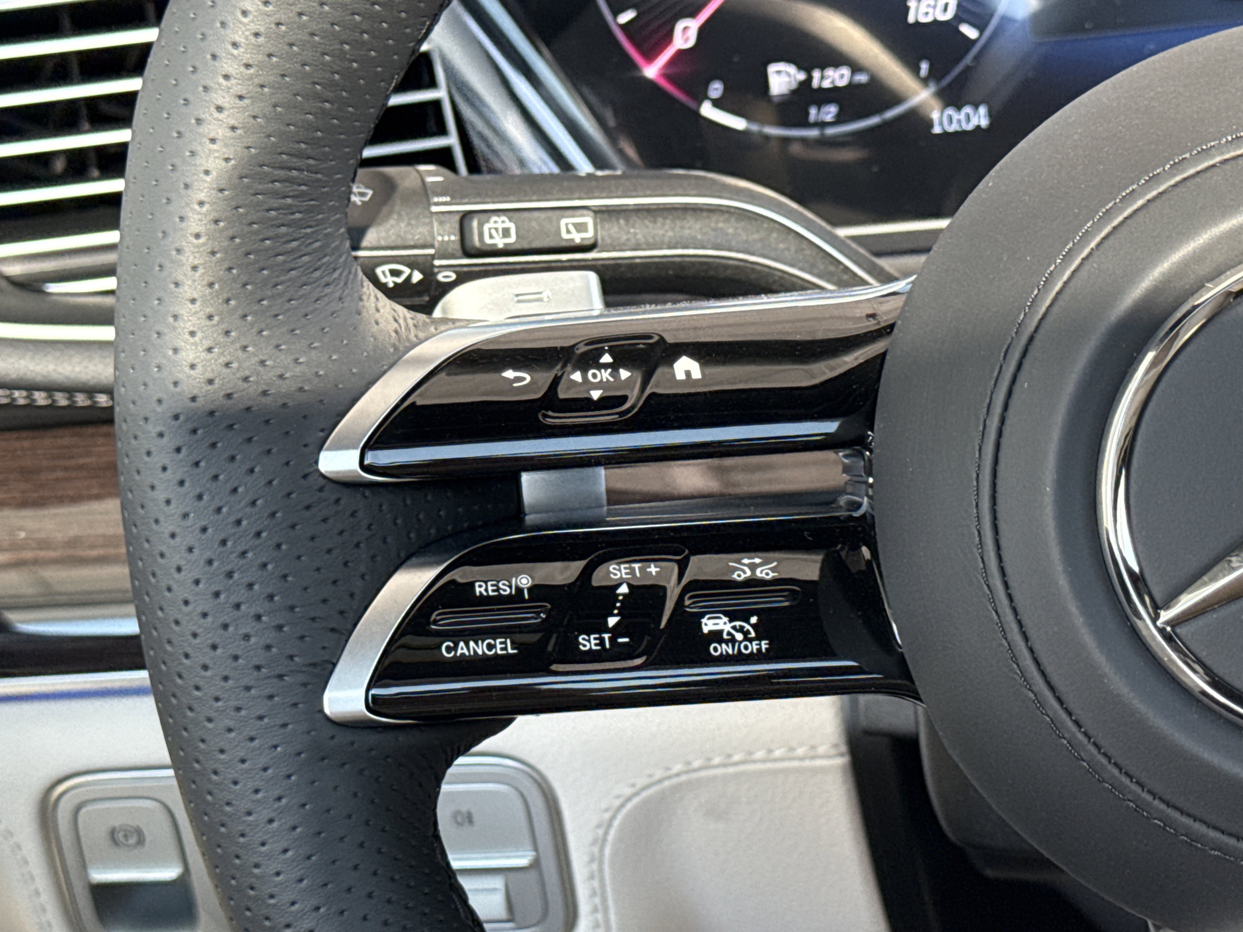 2026 Mercedes Benz GLS 580 4MATIC photo 4