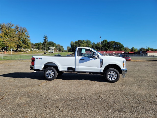 2024 Ford F-350 XLT photo 3