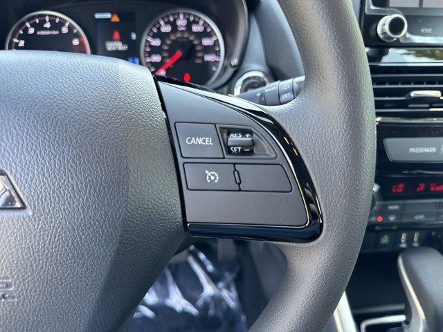 2024 Mitsubishi Eclipse Cross LE photo 12