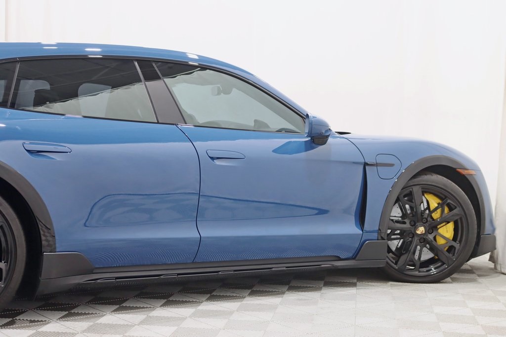 2022 Porsche Taycan Cross Turismo Turbo photo 5