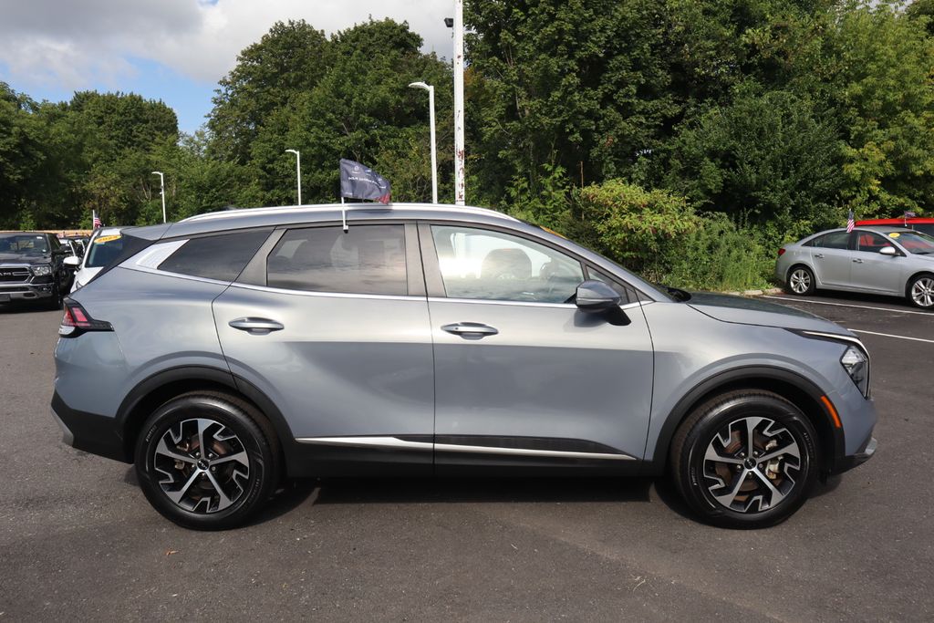 2023 Kia Sportage EX photo 3