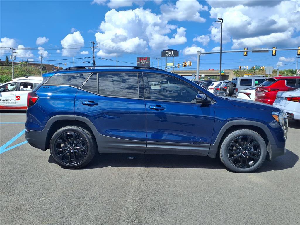 2022 Gmc Terrain SLT photo 2