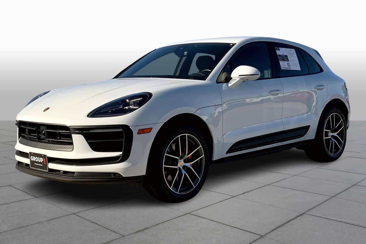 2024 Porsche Macan S's photo