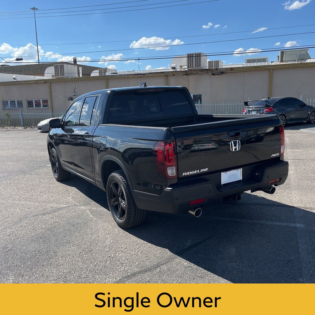 2023 Honda Ridgeline Black Edition photo 3