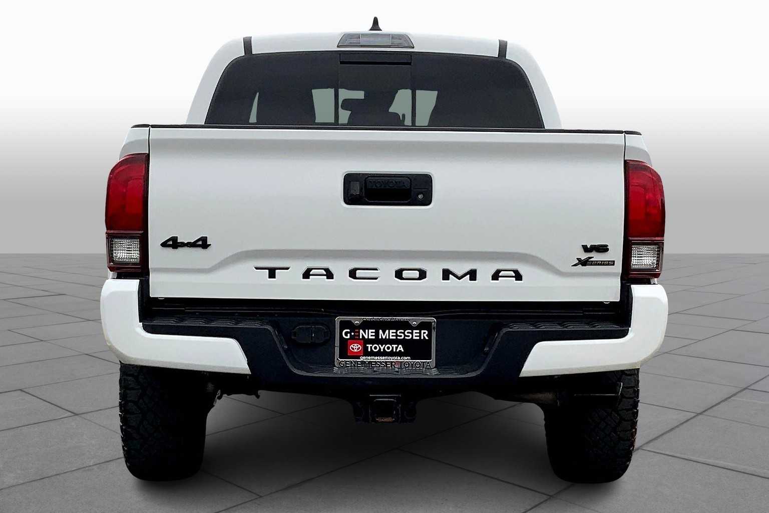 2023 Toyota Tacoma SR5 4x4 Double Cab V6 photo 4