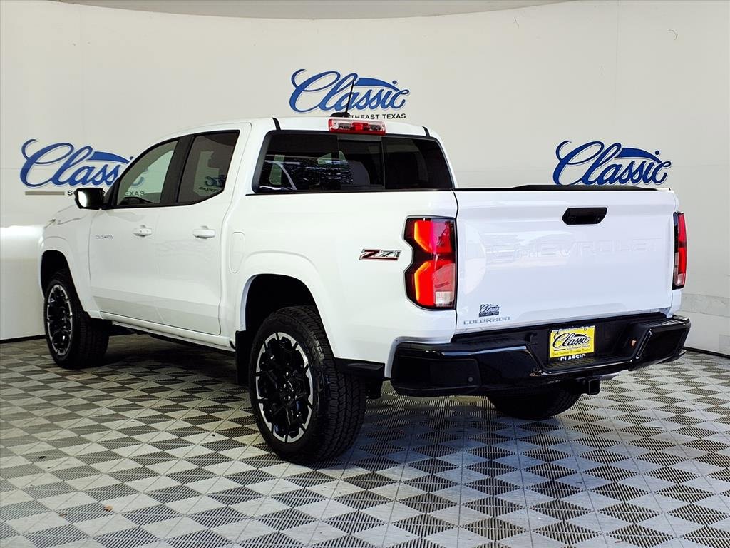 2026 Chevrolet Colorado Z71 photo 2