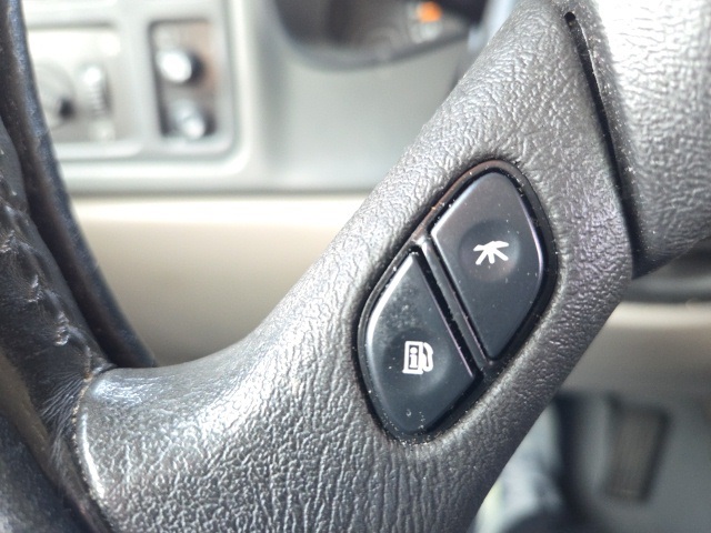 2005 Chevrolet Tahoe LT photo 25