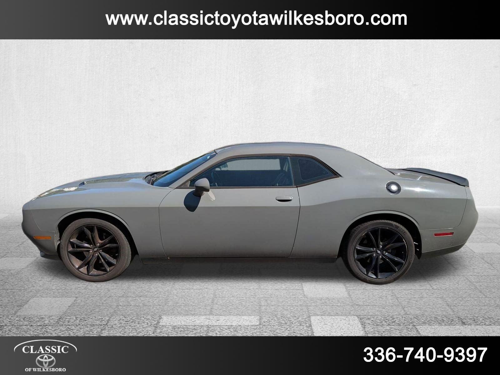 2017 Dodge Challenger SXT Plus photo 9