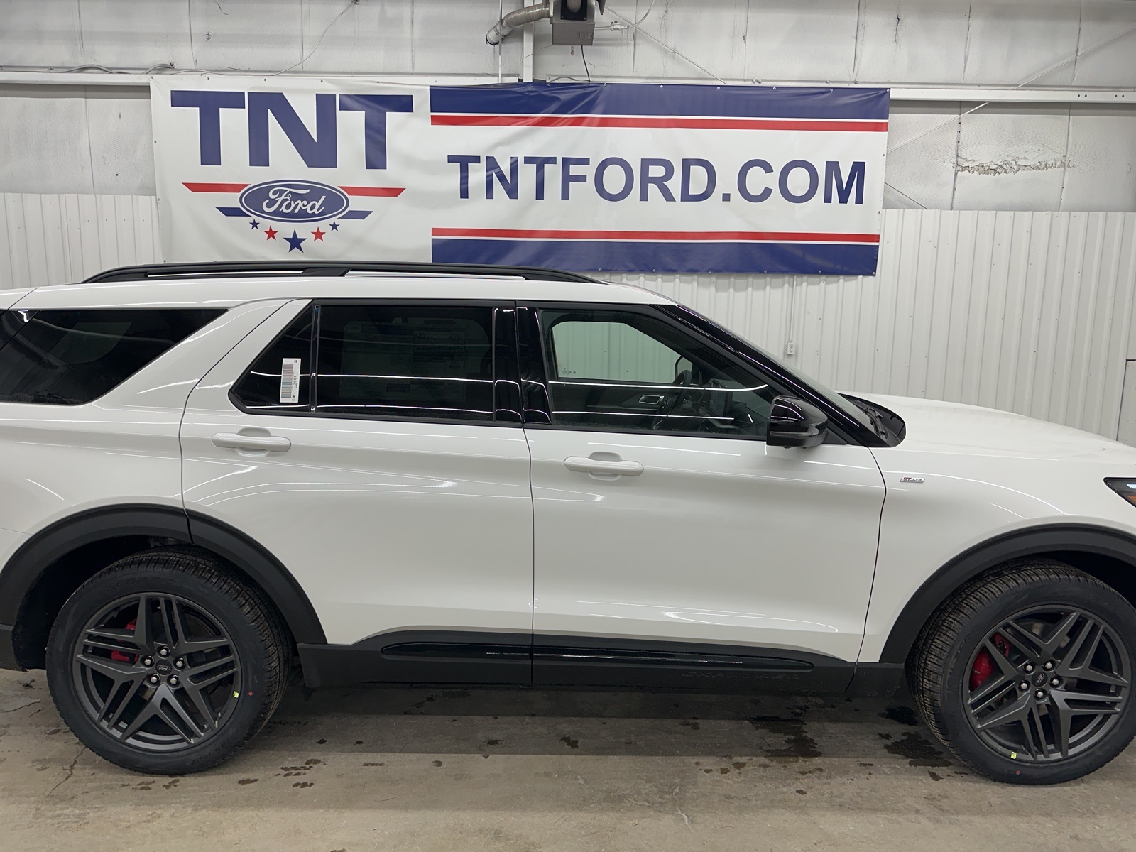 2026 Ford Explorer ST-LINE's photo
