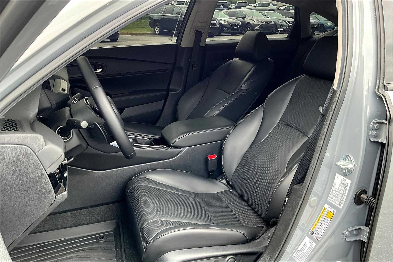 2025 Honda Accord Hybrid Touring photo 7