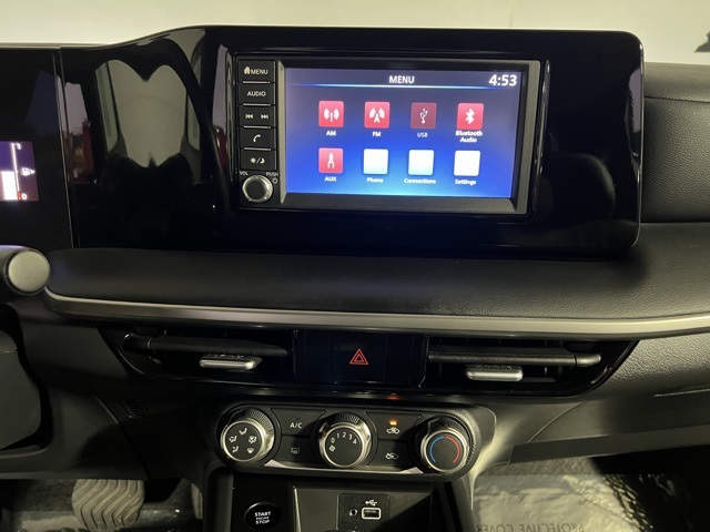 2025 Nissan Kicks S photo 9