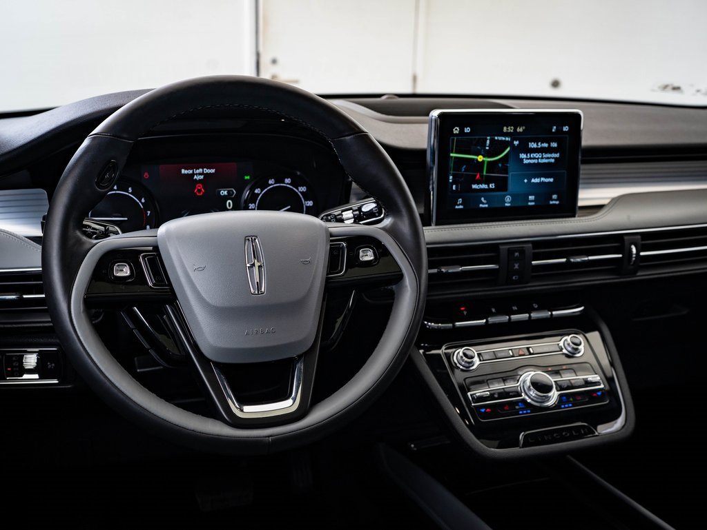 2021 Lincoln Corsair Standard photo 4