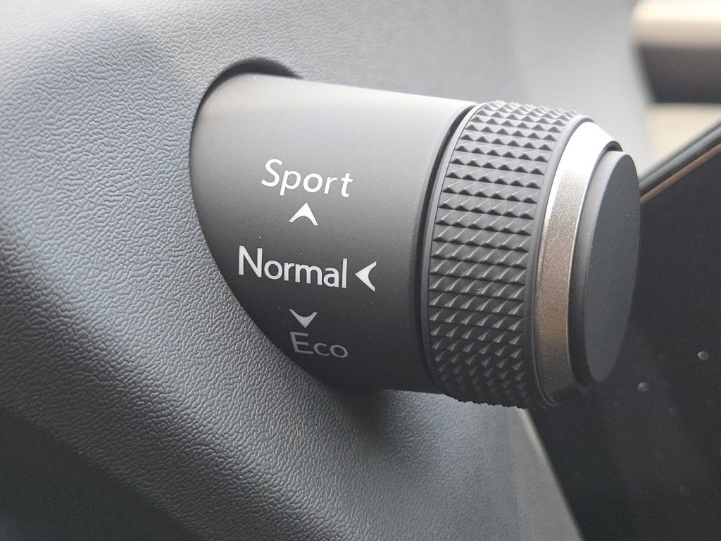 2025 Lexus UX Premium photo 13