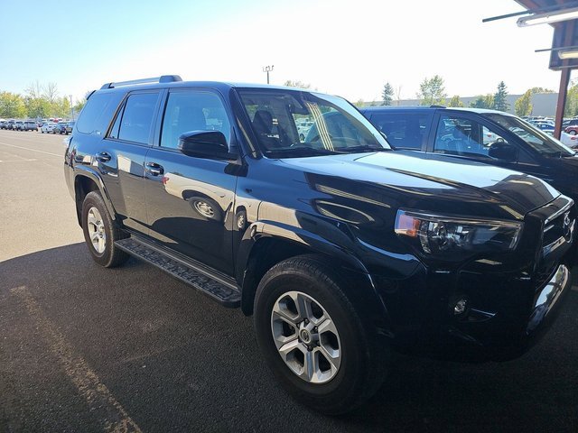 2024 Toyota 4Runner SR5 photo 3