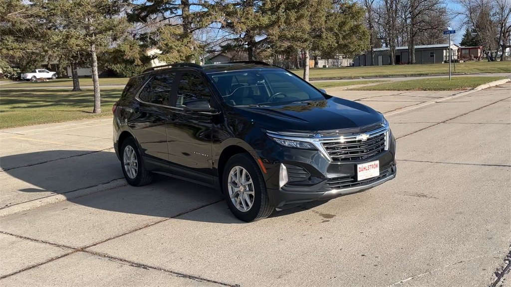 Used 2022 Chevrolet Equinox LT with VIN 3GNAXUEV8NL311205 for sale in Oslo, Minnesota