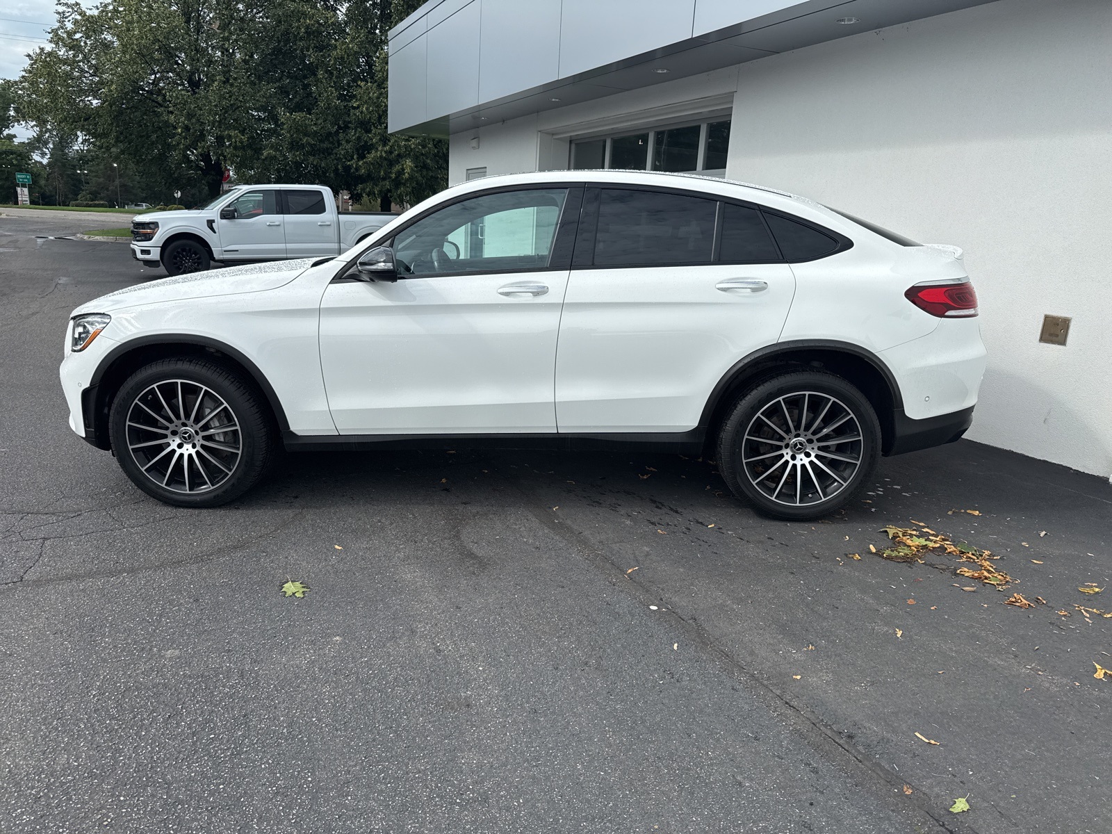 2022 Mercedes Benz GLC 300 Coupe photo 2
