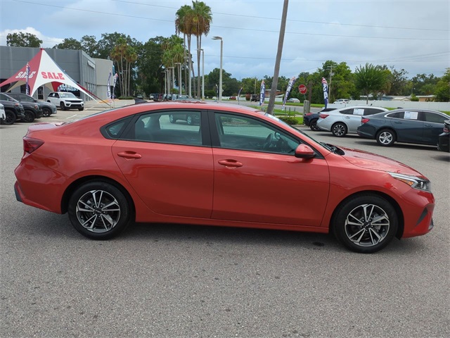 2023 Kia Forte LXS photo 2