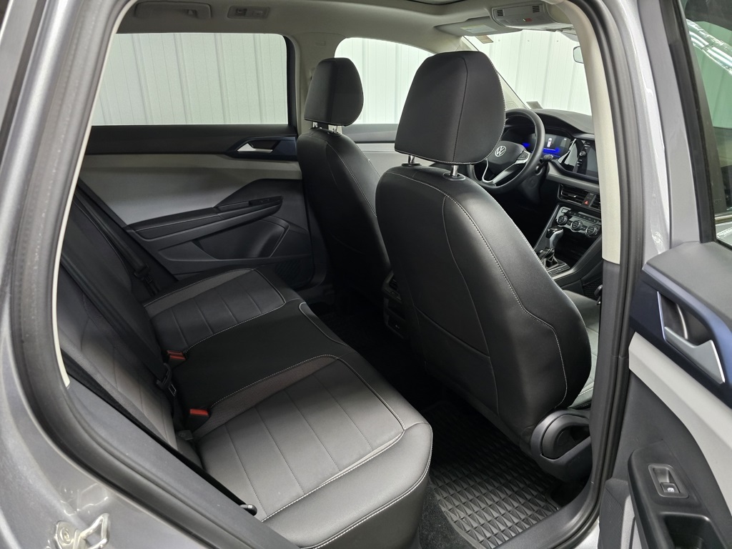2024 Volkswagen Taos SE photo 17