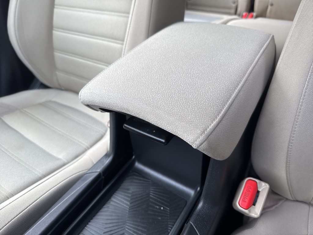 2017 Honda CR-V LX photo 35