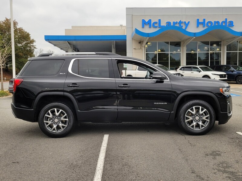 2023 Gmc Acadia SLT photo 2