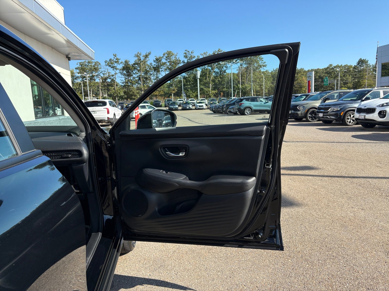 2023 Honda HR-V LX photo 30