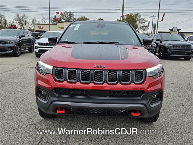 2025 Jeep Compass Trailhawk photo 2