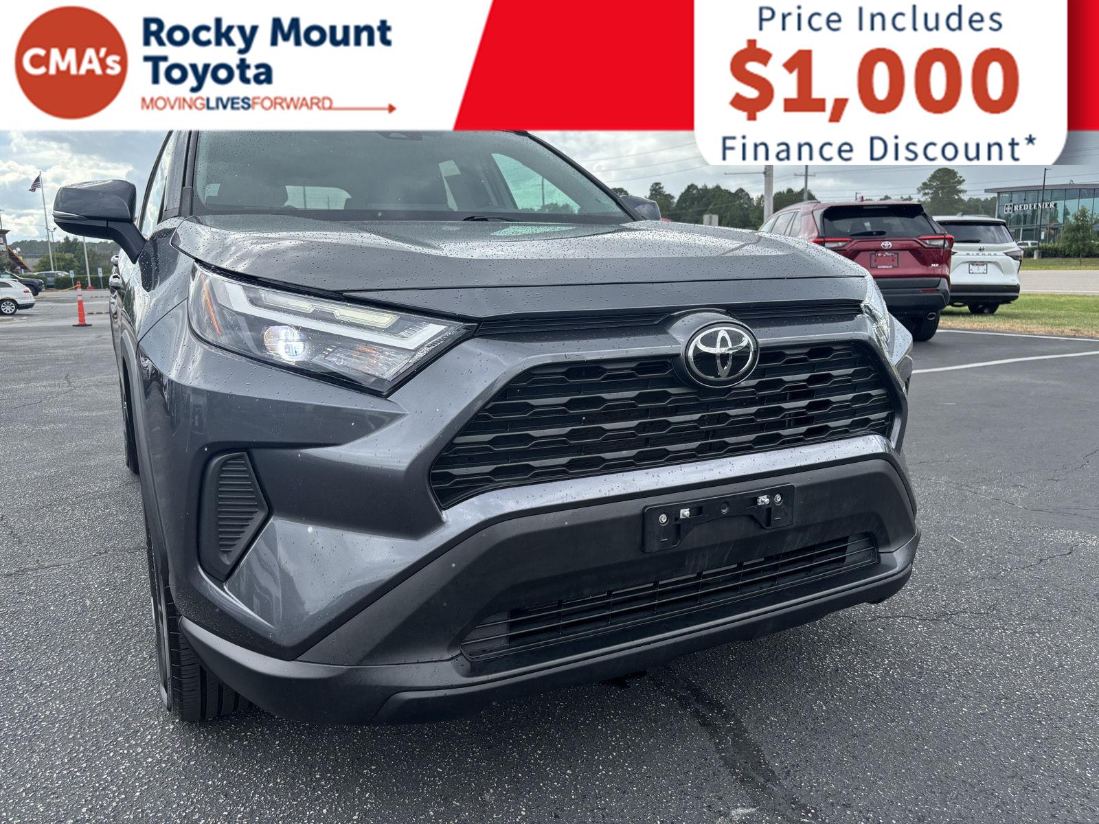 2023 Toyota RAV4 XLE photo 10
