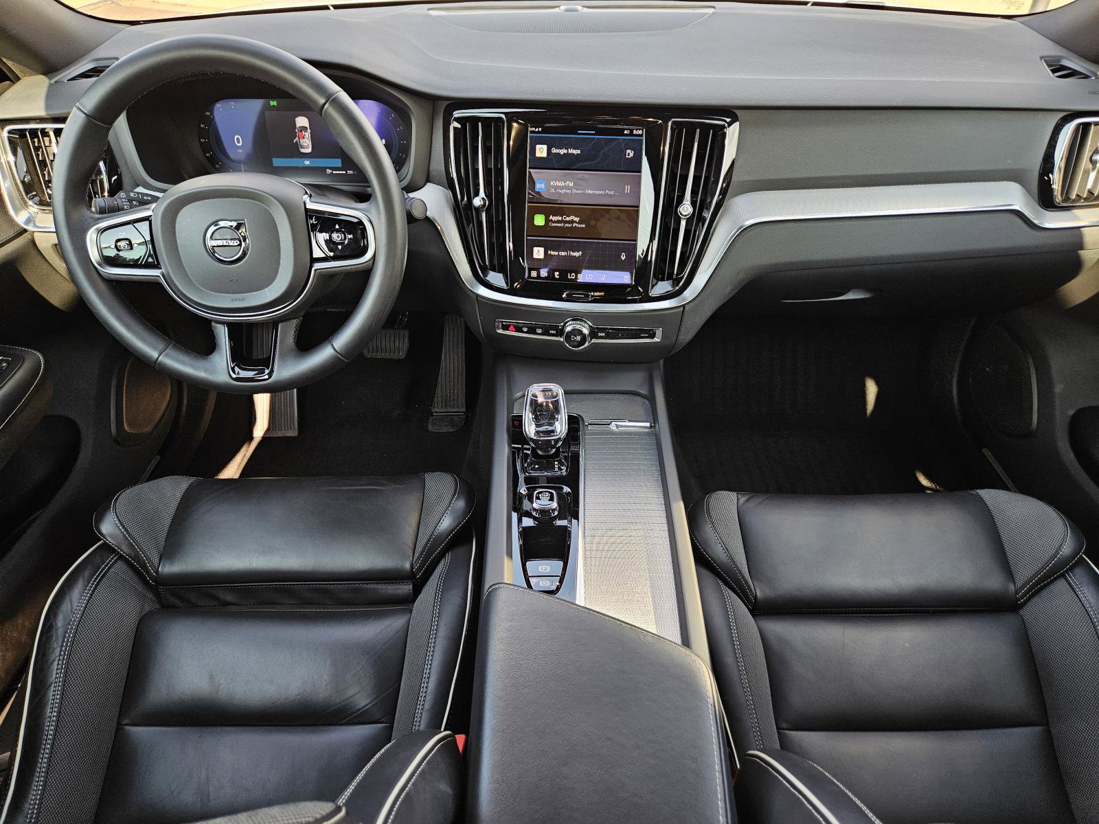 2024 Volvo S60 B5 AWD Plus Black Edition photo 28