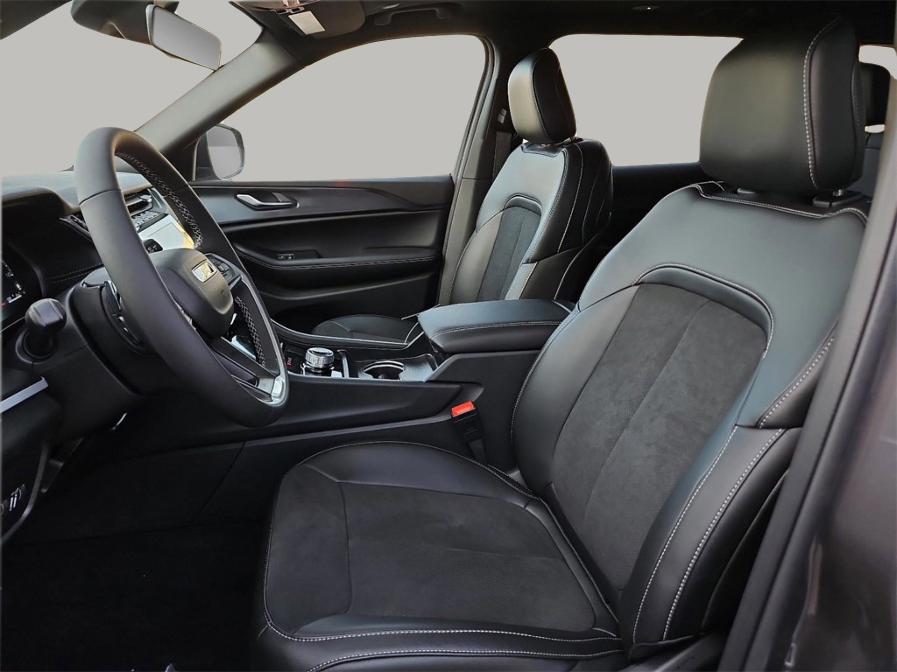 2025 Jeep Grand Cherokee Altitude X photo 12